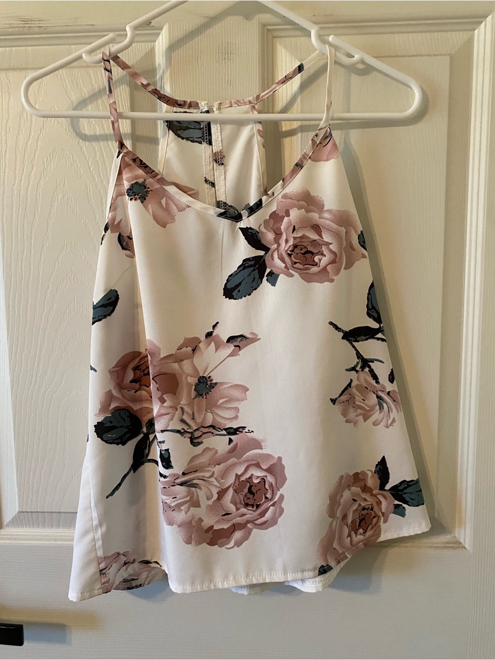 SHEIN White Floral V-Neck Spaghetti Strap Cami - Dusty Pink